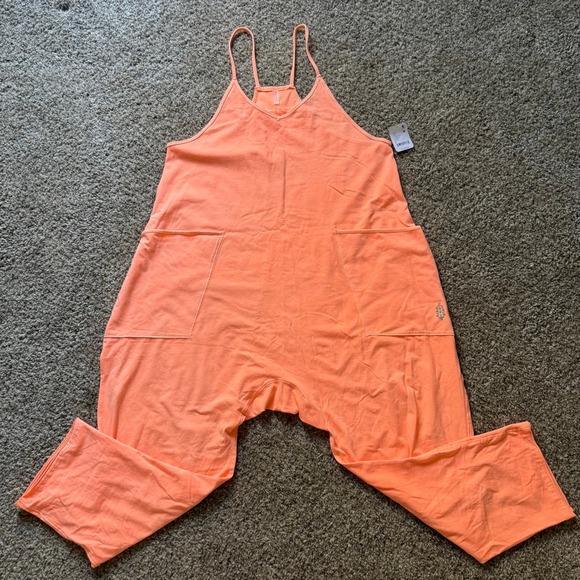 Free People Hot Shot Onesie NWT Small Pastel Peach FP Movement - Picture 3 of 6
